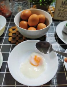 Berapa minit telur separuh masak