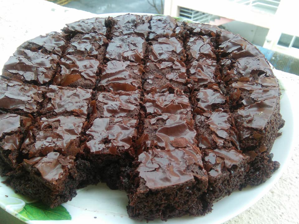 Brownies Kedut Dalam Sukatan Cawan. Ada Rahsia Dapatkan 