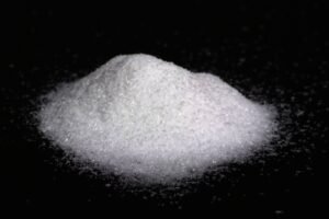 Kristal monosodium glutamate atau MSG sebagai penambah rasa umami