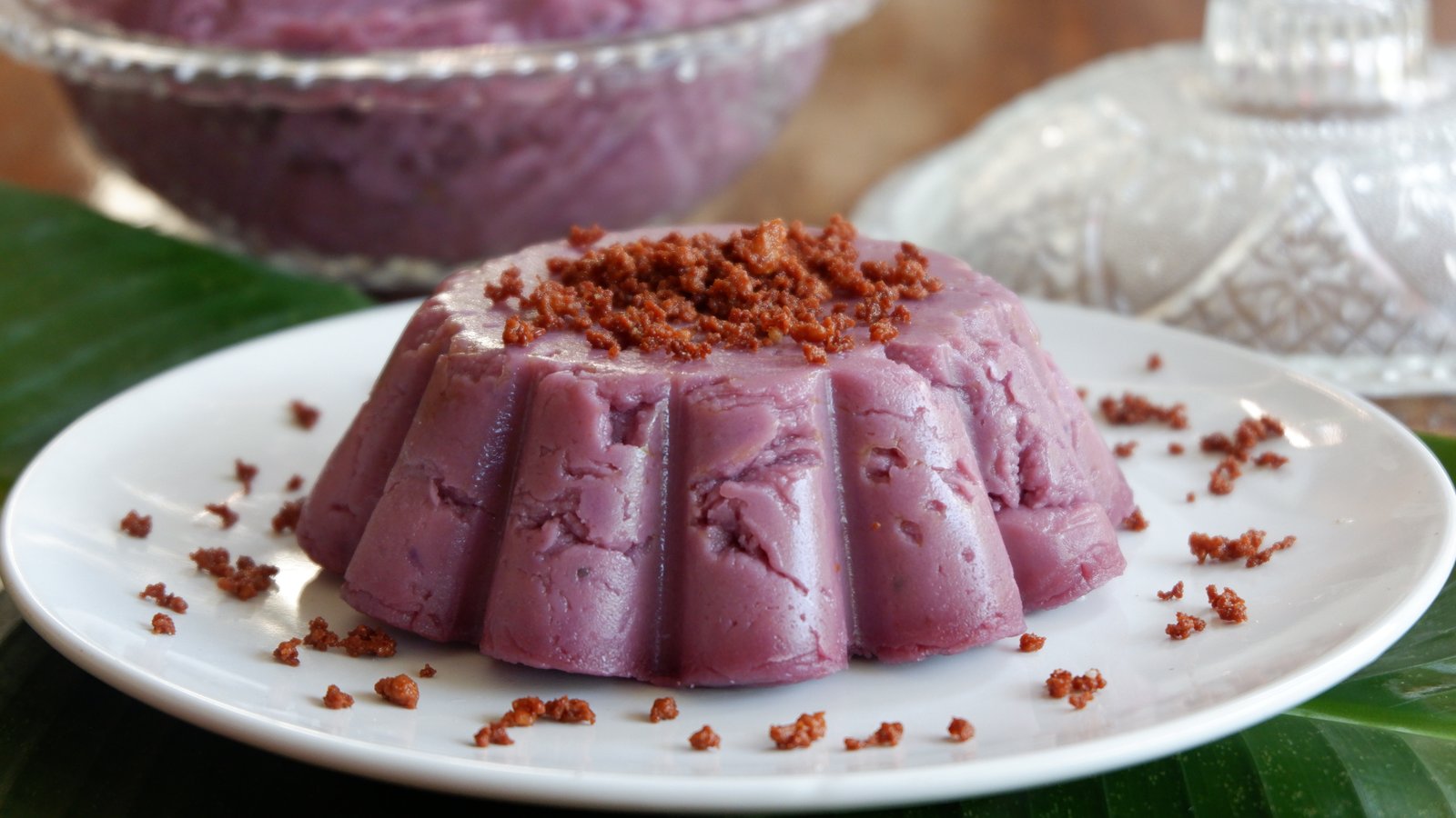 Traditional Filipino ube halaya dessert