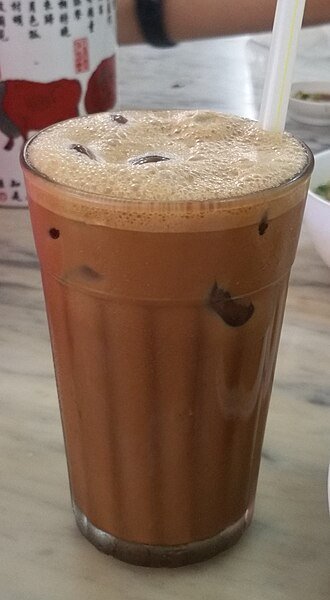 Segelas kopi putih ais dari Menglembu, Ipoh