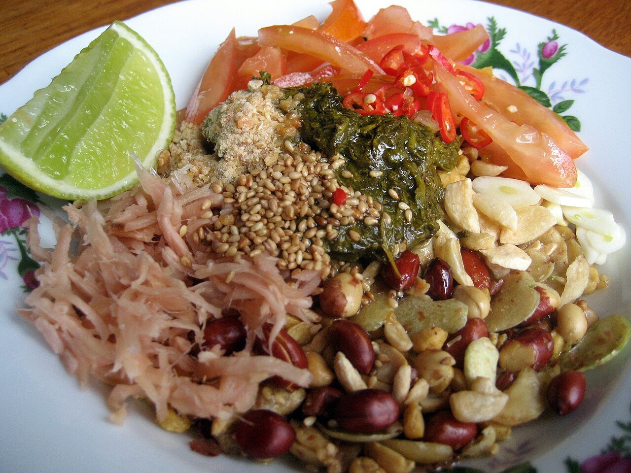 Myanmar laphet thoke tea leaf salad