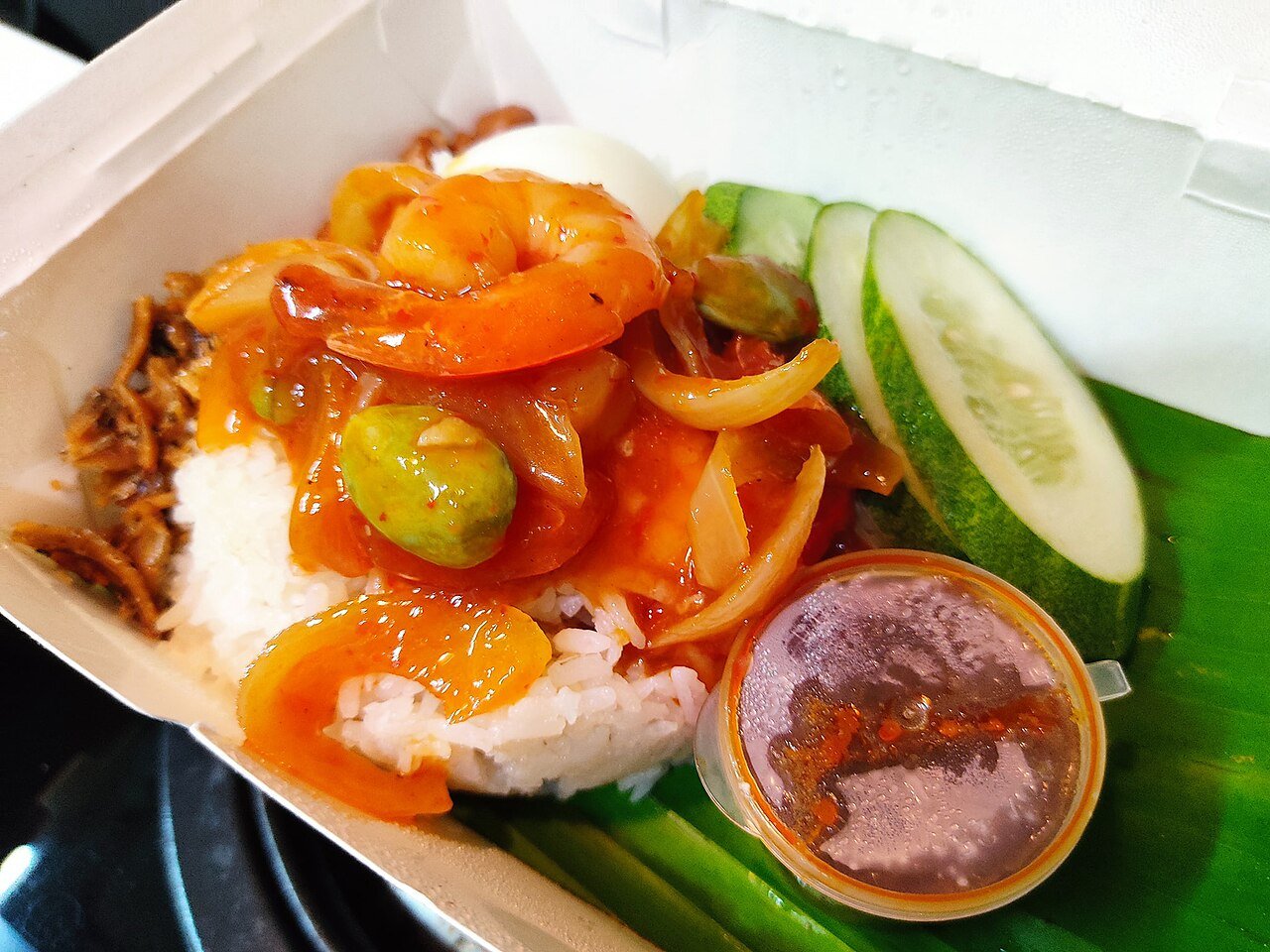 Sambal udang dan petai bersama nasi